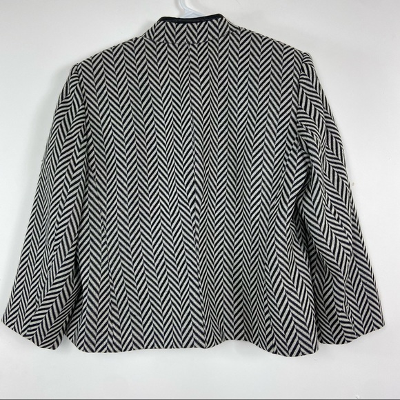 Oscar de la Renta wool blk & wht chevron zip coat - Picture 12 of 12